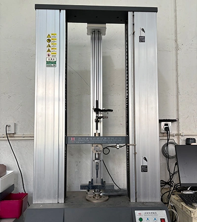 Máquina de ensayos universal